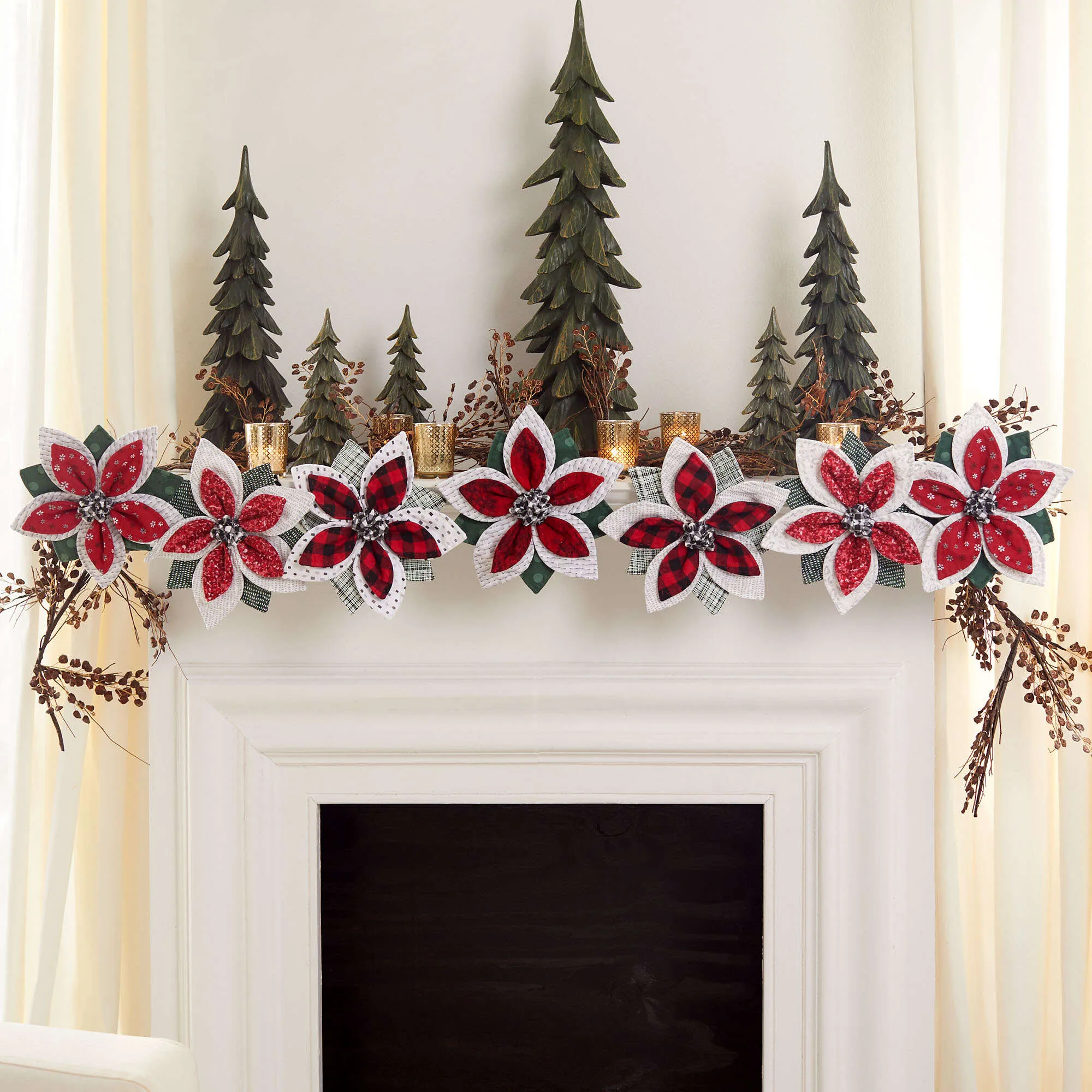 Coats & Clark Sewing Quilted Poinsettia Garland